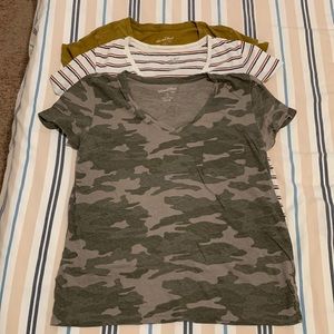 Bundle of Four Universal Thread Monterey V-Neck T-shirts